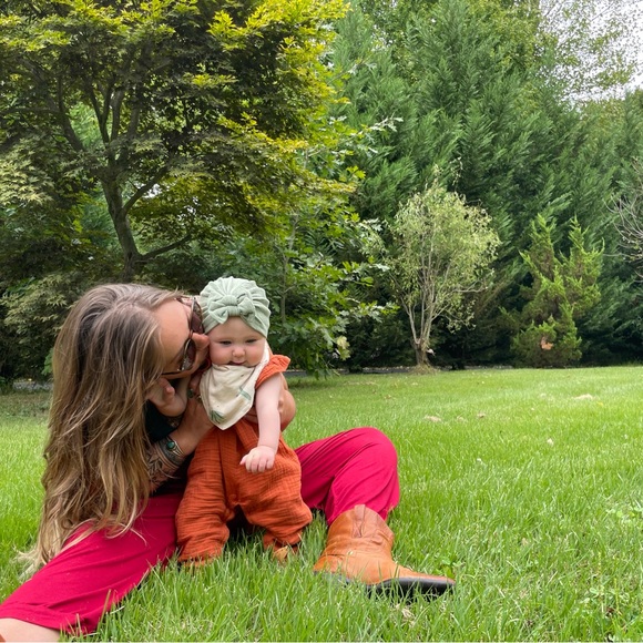 Meet your Posher, Sarah - Picture 2 of 2